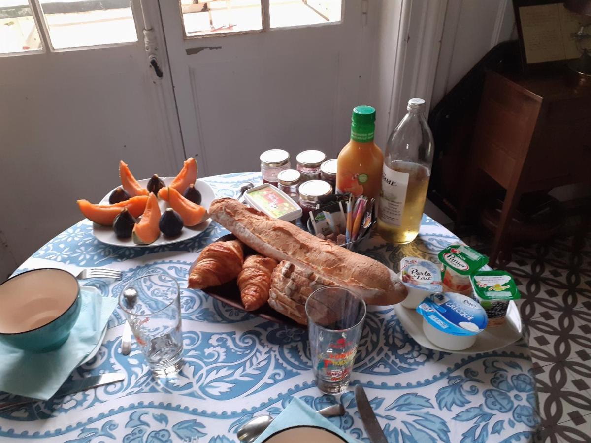 La Fee Des Eaux Bed & Breakfast Vernaison Eksteriør bilde